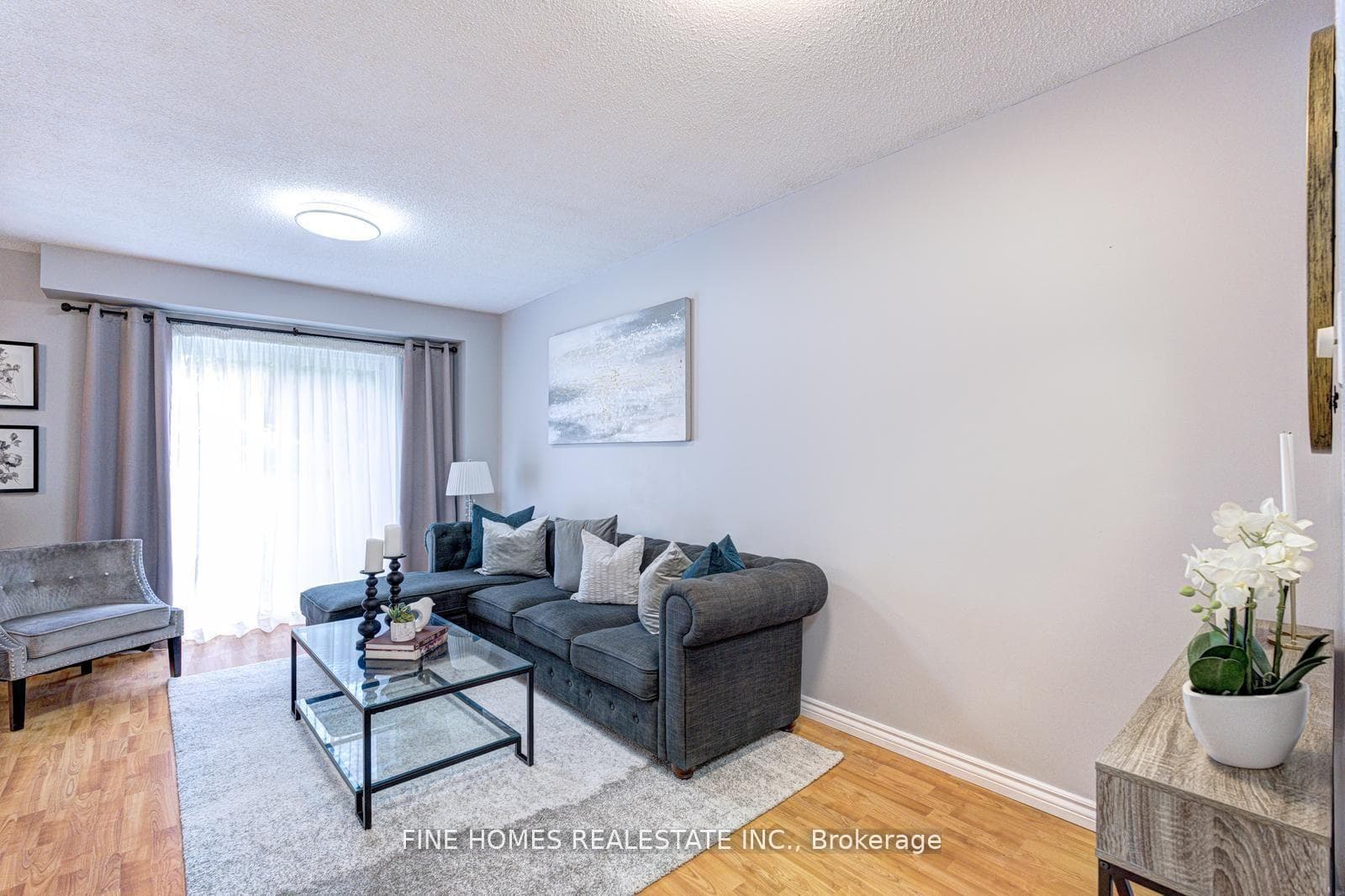 302 Maciver Boulevard photo 11
