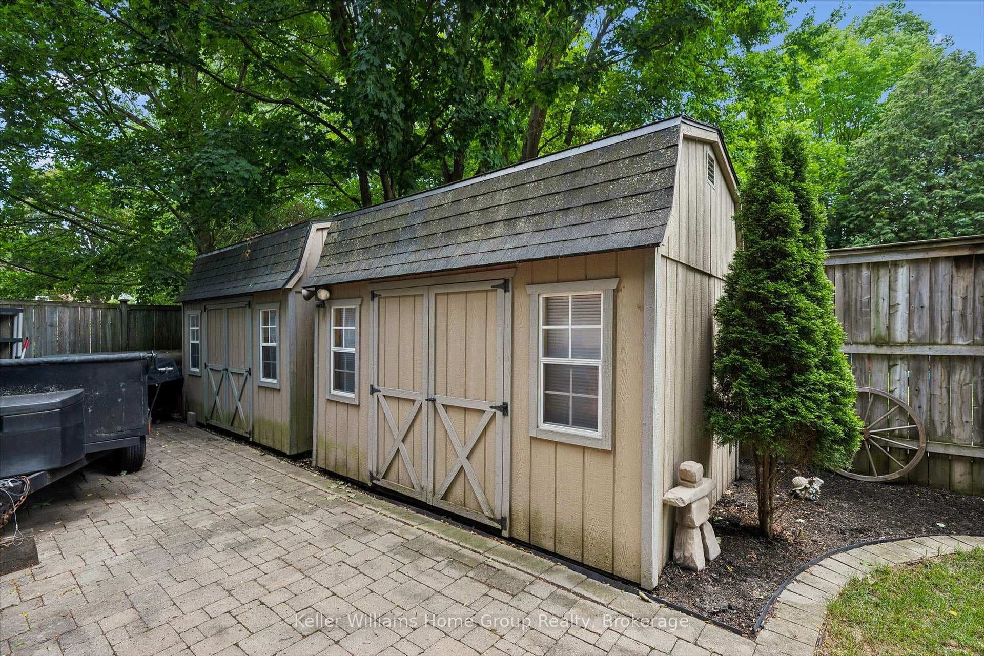 330 Angus Street photo 40