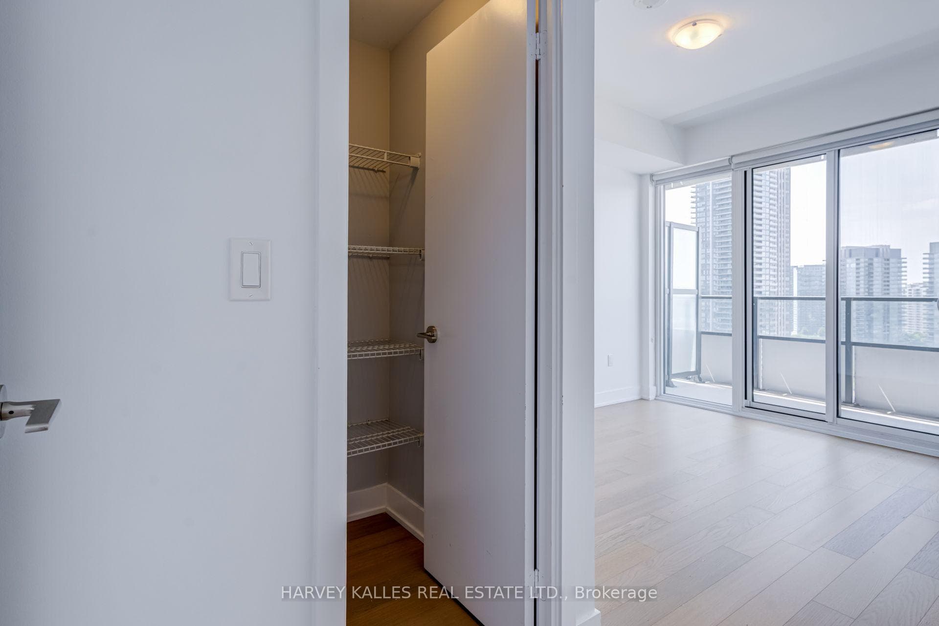 30 Shore Breeze Drive Unit 1822 photo 18