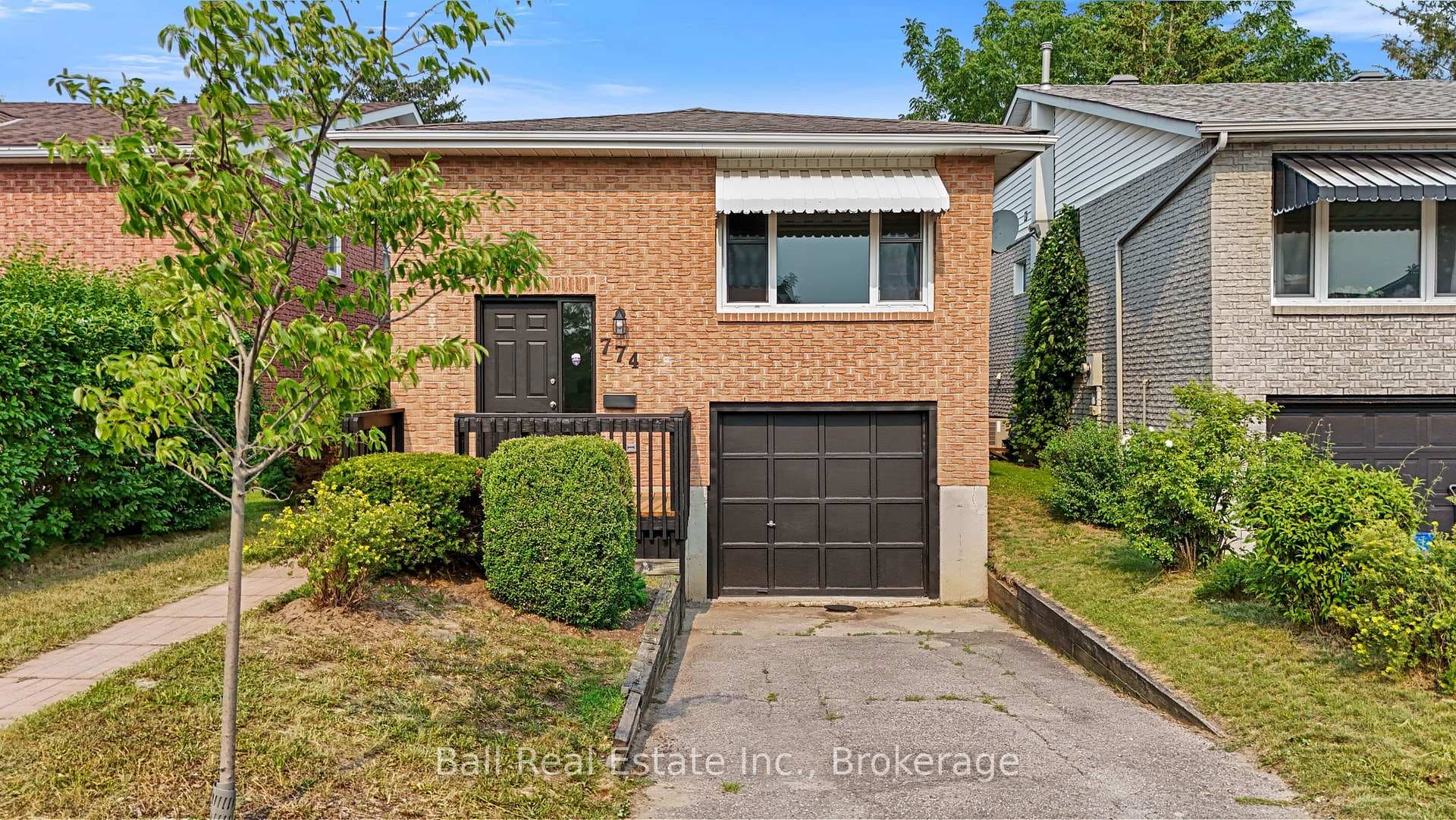774 Mountain Ash Road photo 1
