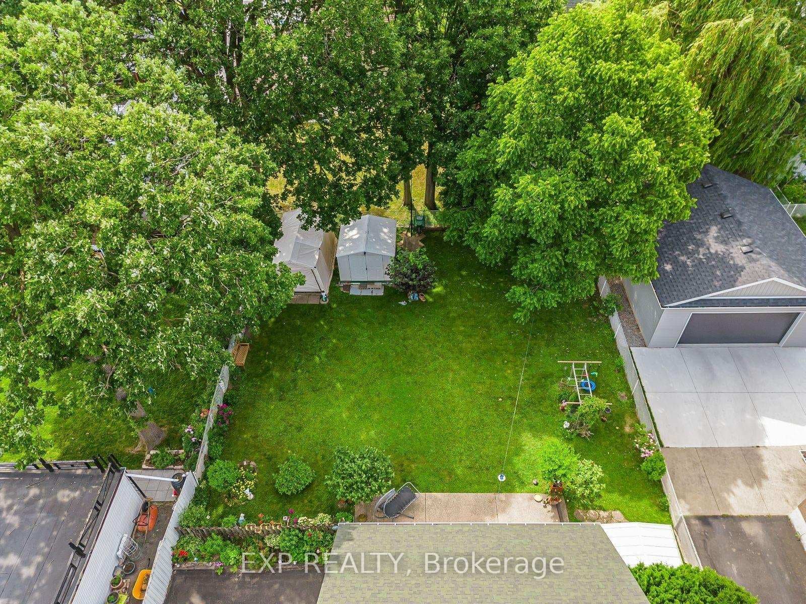 215 Elmwood Crescent photo 15