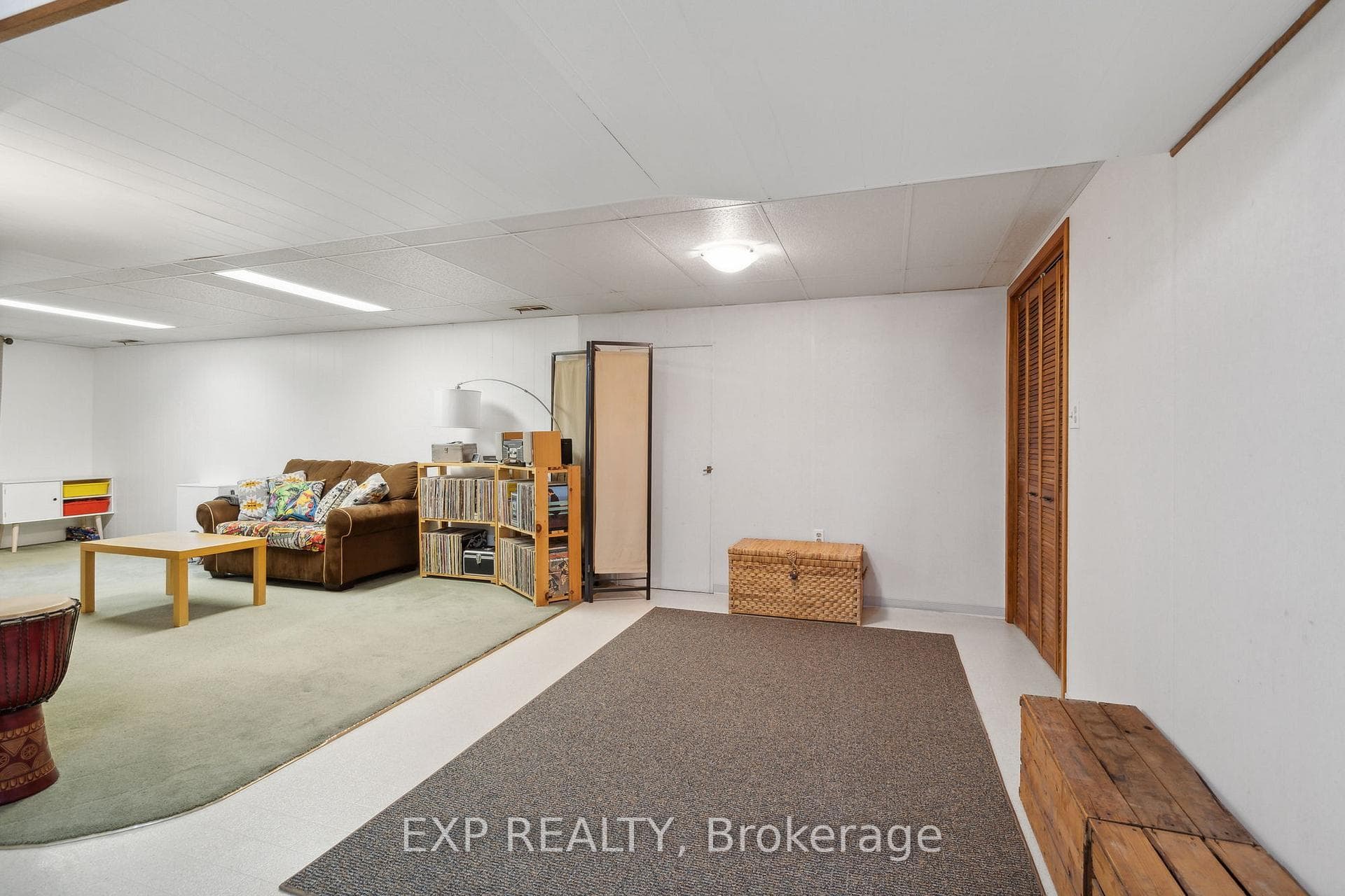 224 Irving Place photo 28