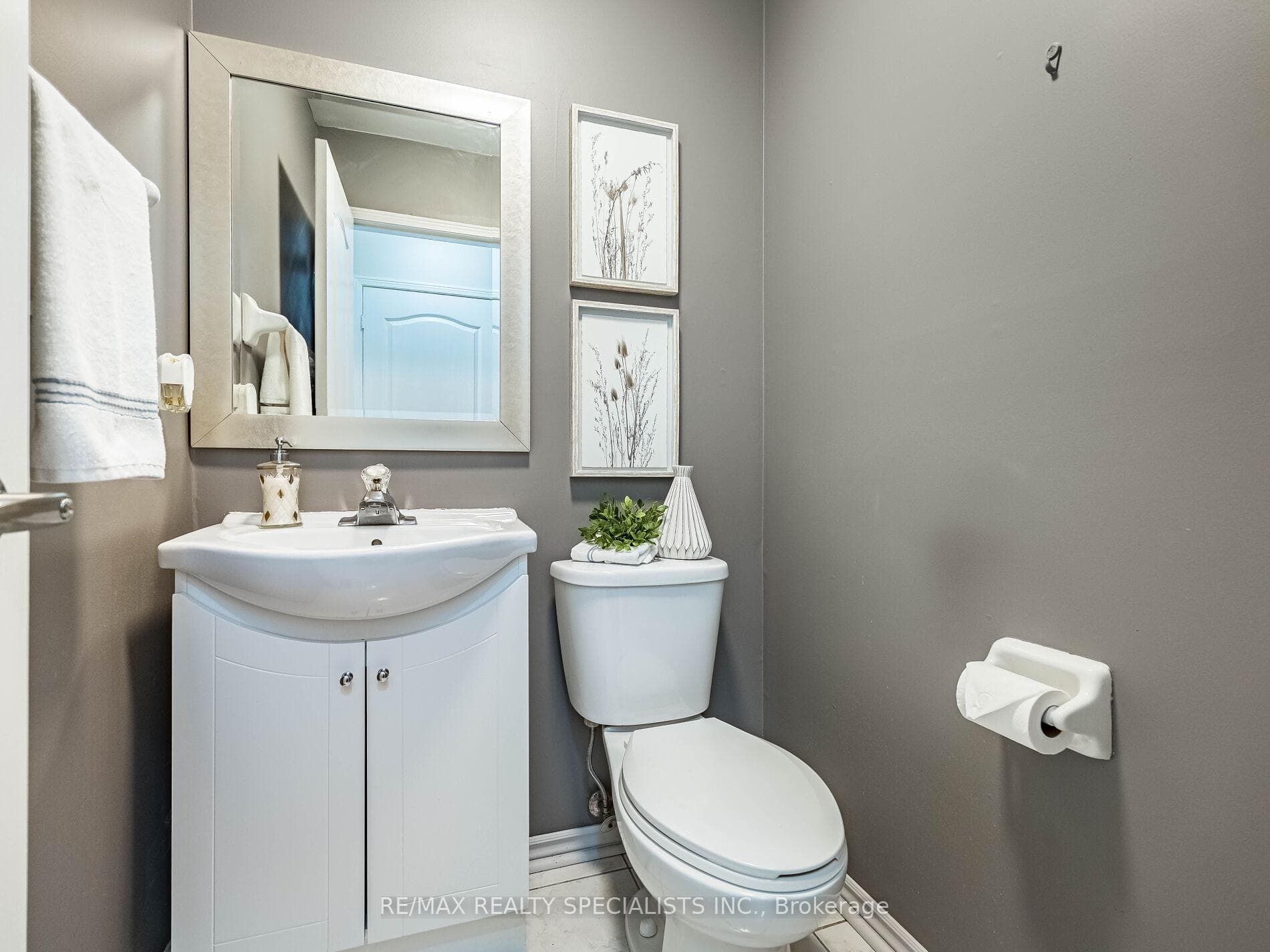 2-pc Powder Room