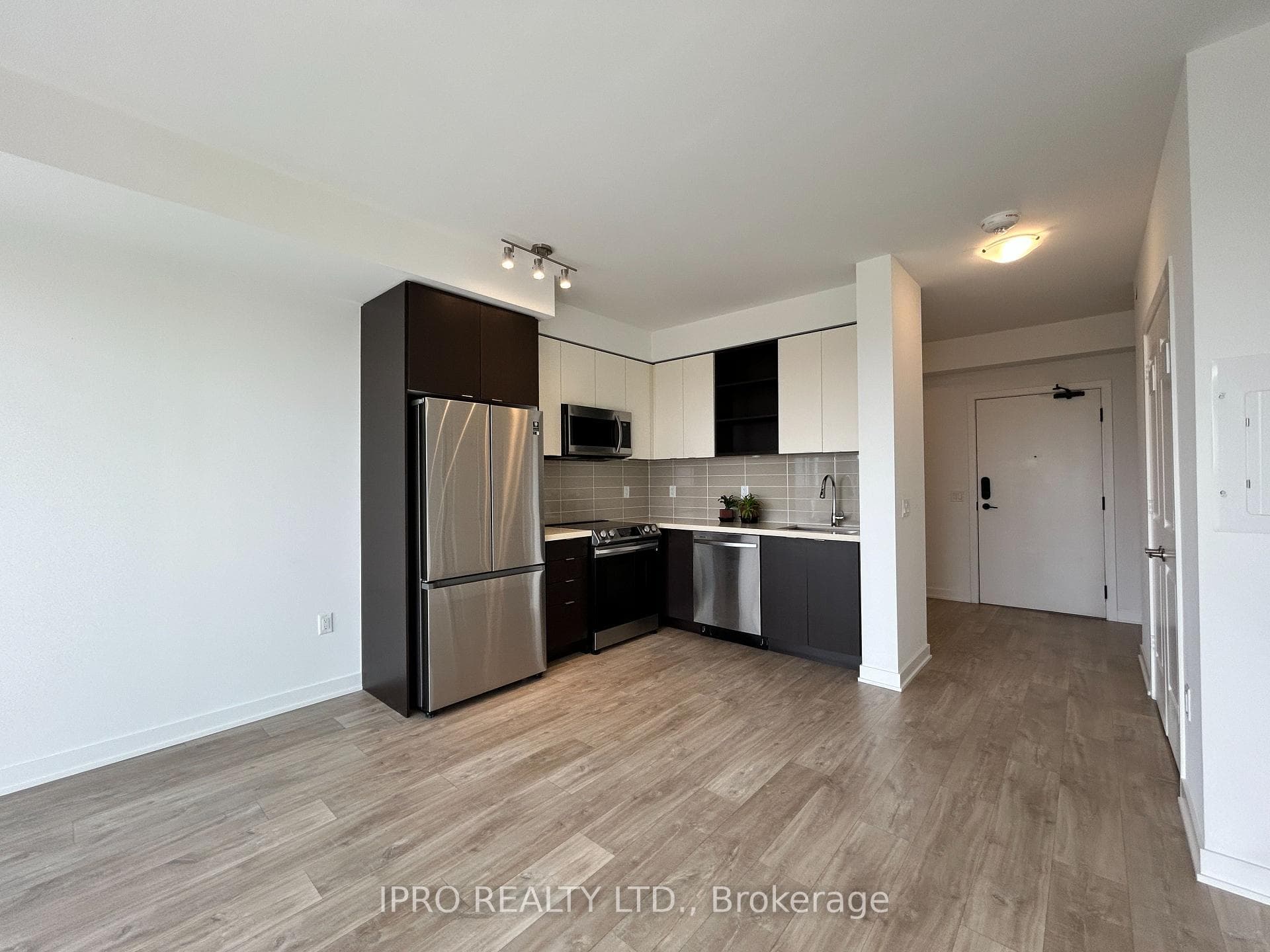 4655 Metcalfe Avenue Unit 1408B photo 1
