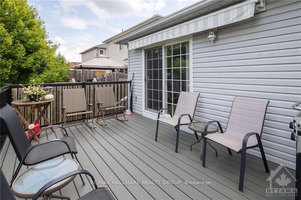 18 REGENCY Place photo 28
