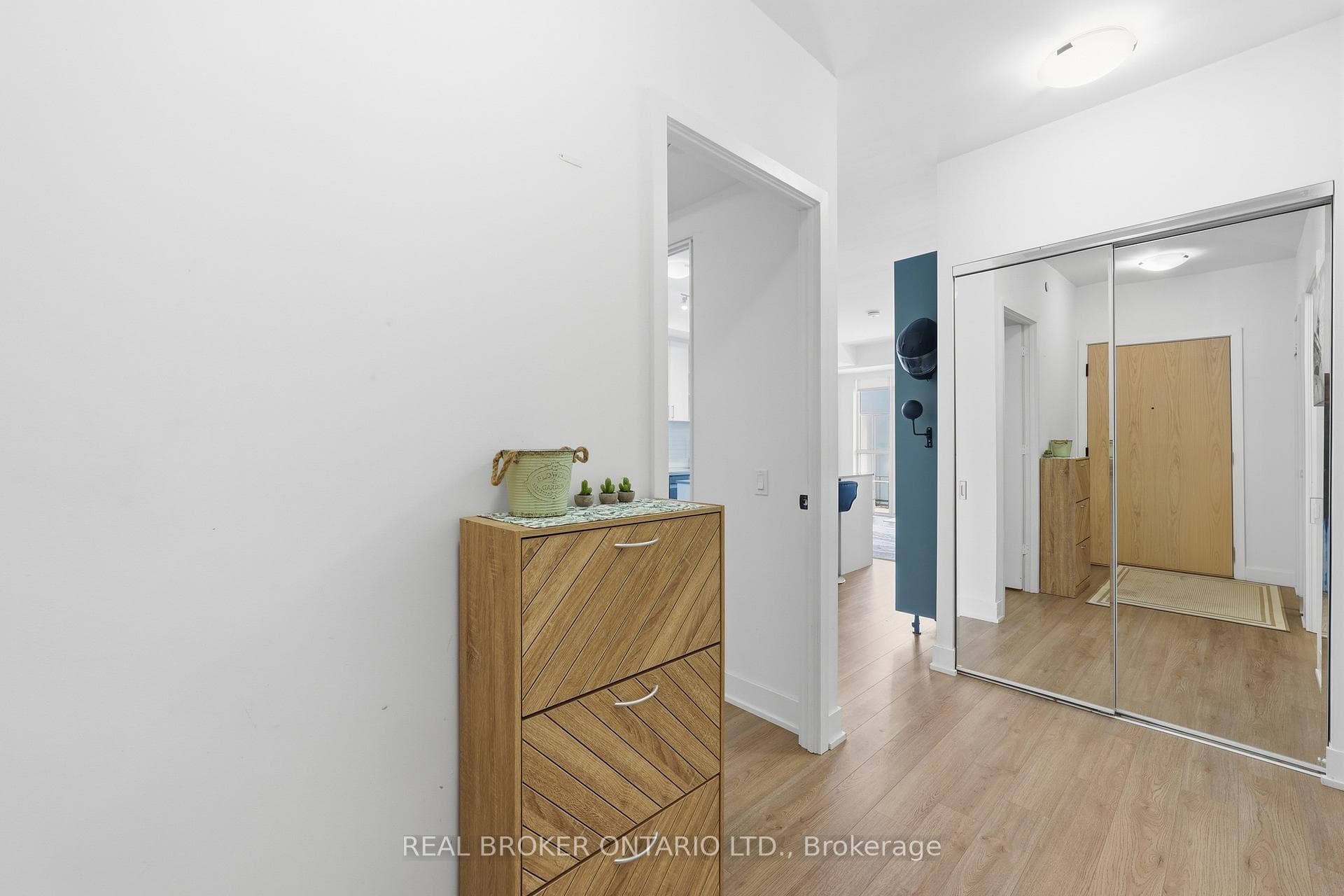 50 George Butchart Drive Unit 608 photo 24