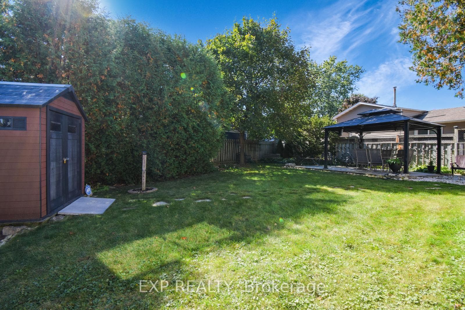 65 BRENDAWOOD Crescent photo 32