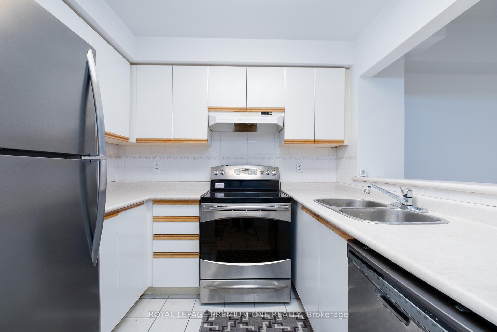 1000 Sheppard Avenue Unit 308 photo 12