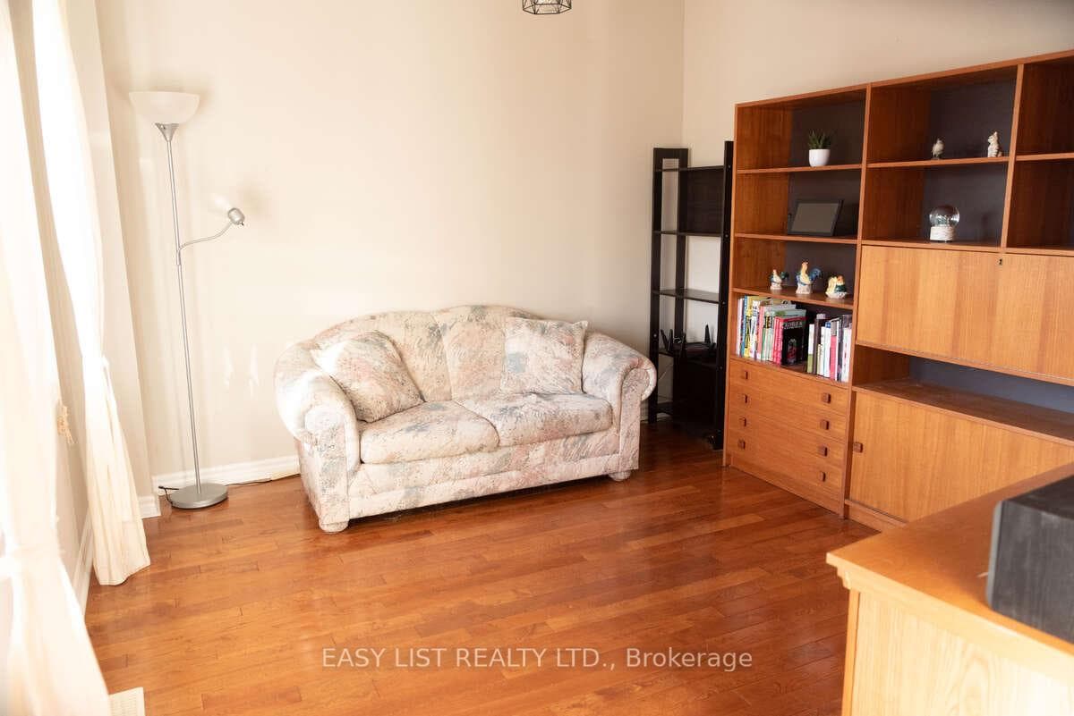 27 Laurelbank Crescent photo 7