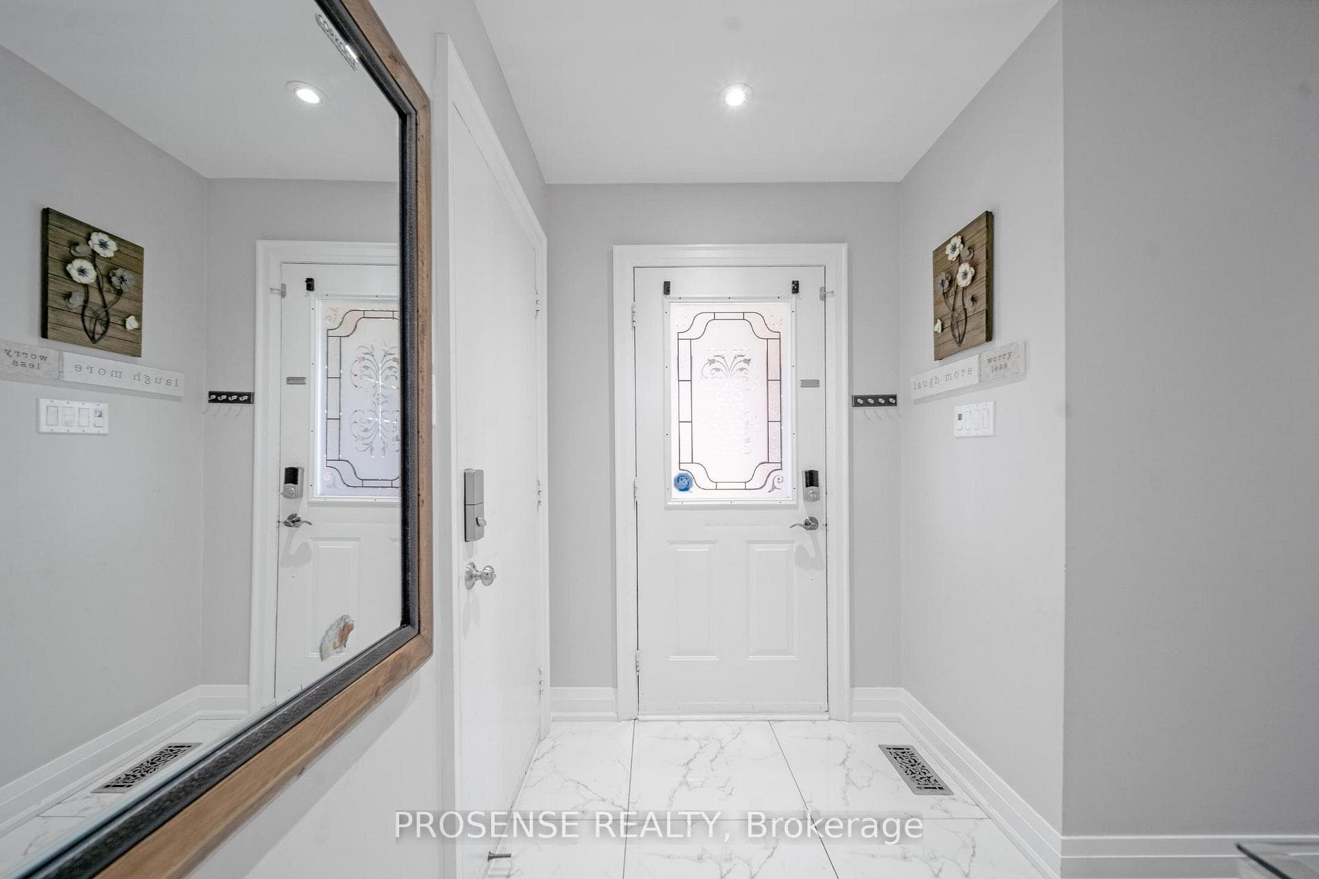 54 Wildberry Crescent photo 4