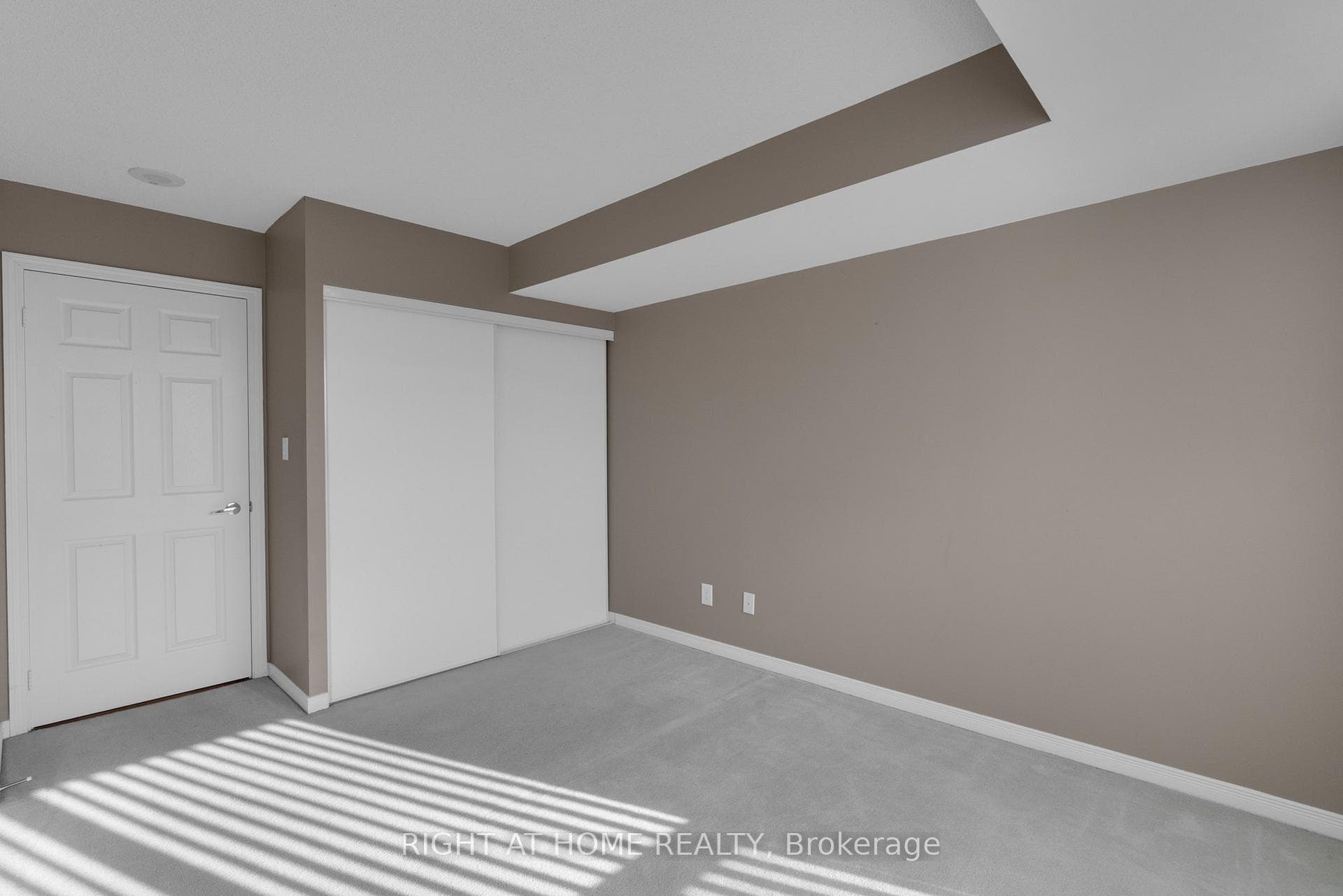 4850 Glen Erin Drive Unit 501 photo 9
