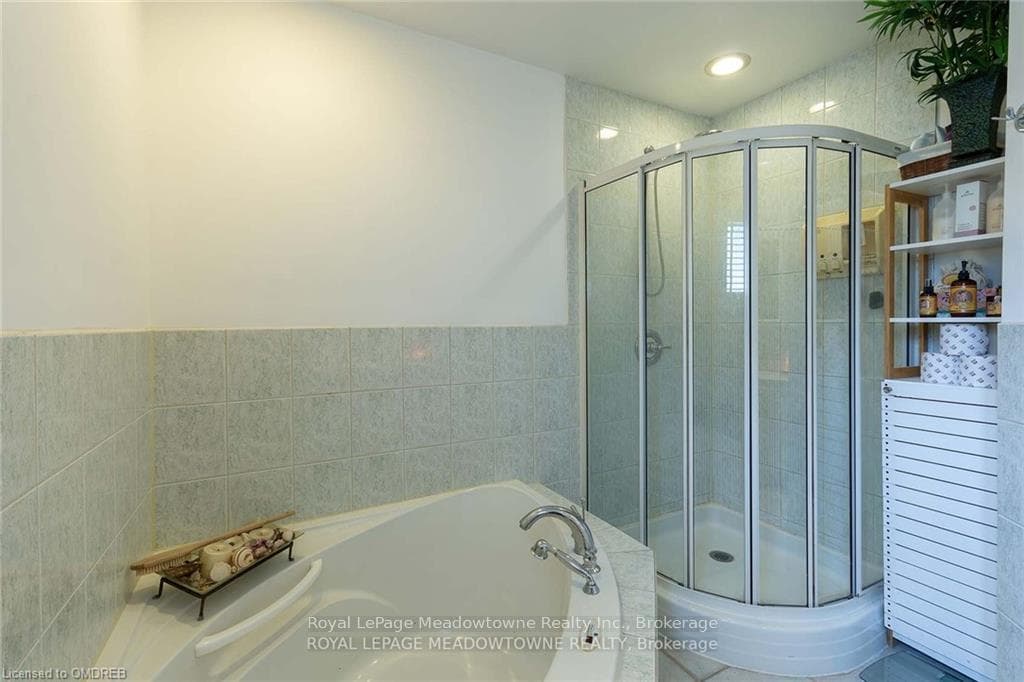 2546 VALENCIA Road photo 23