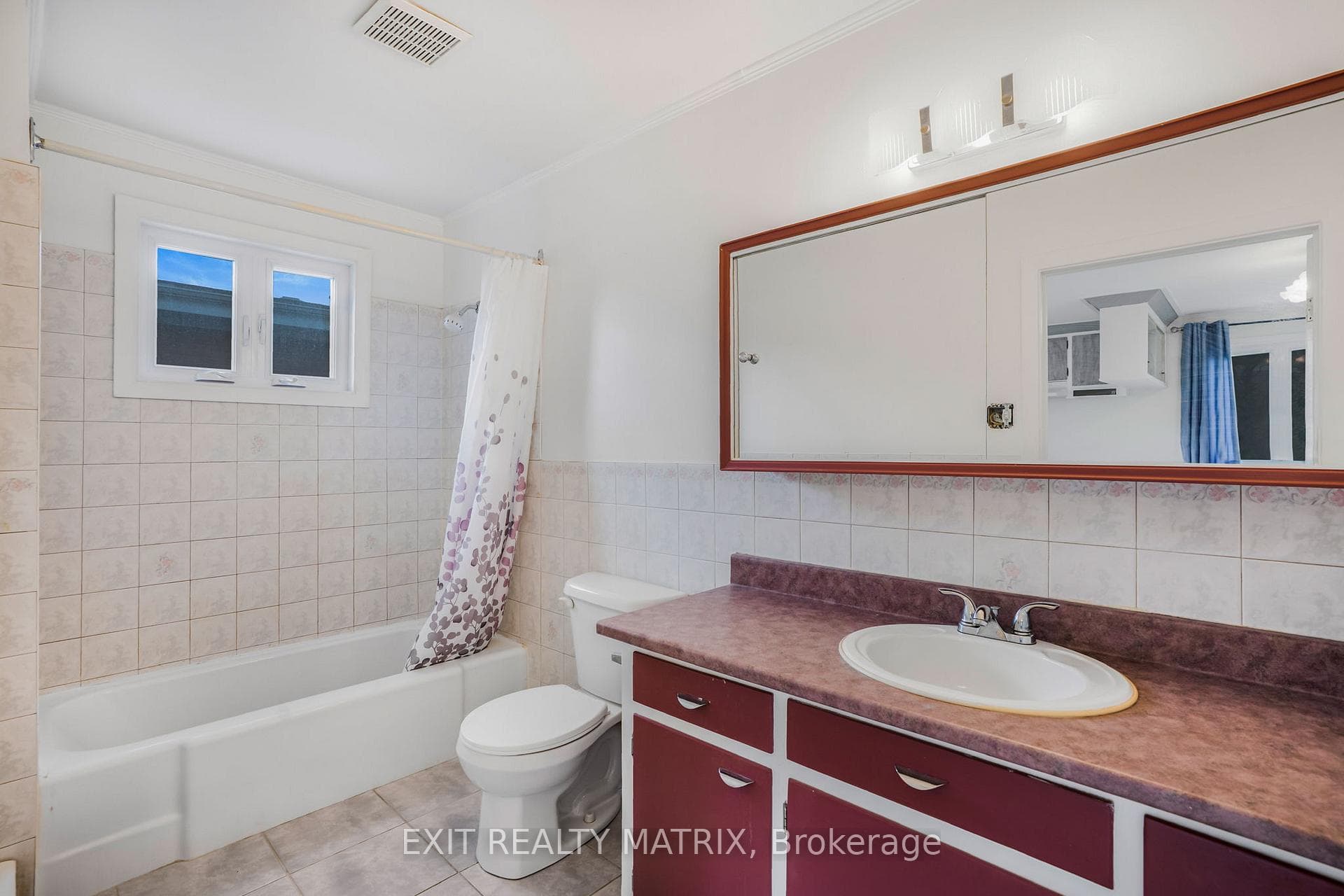 805 Cartier Boulevard photo 17