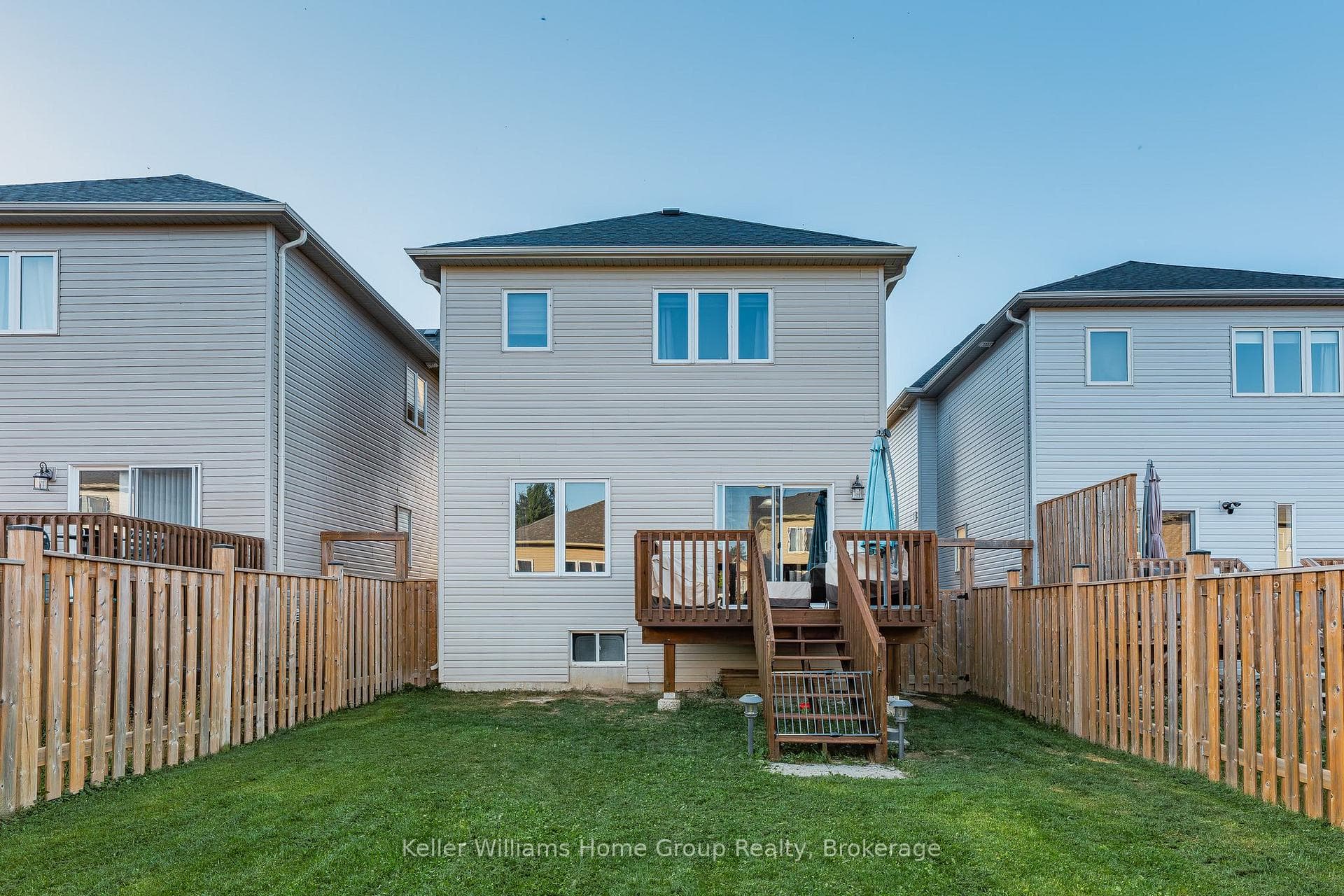 24 Courtney Street photo 44