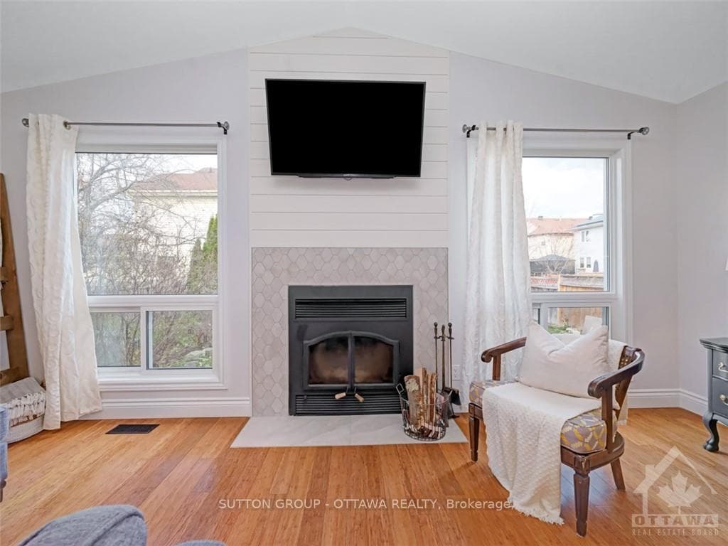 53 SADDLEHORN Crescent photo 5