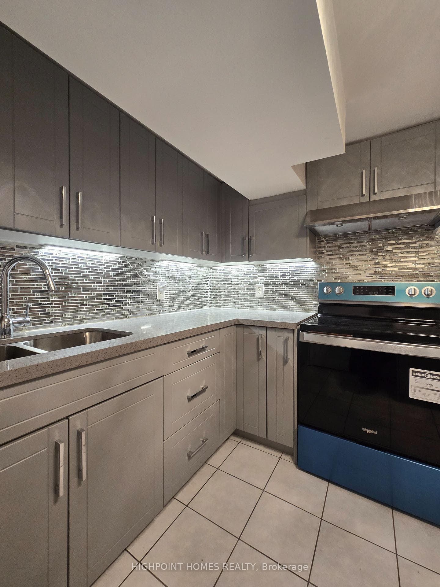 25 Chandler Drive Unit Lower photo 2