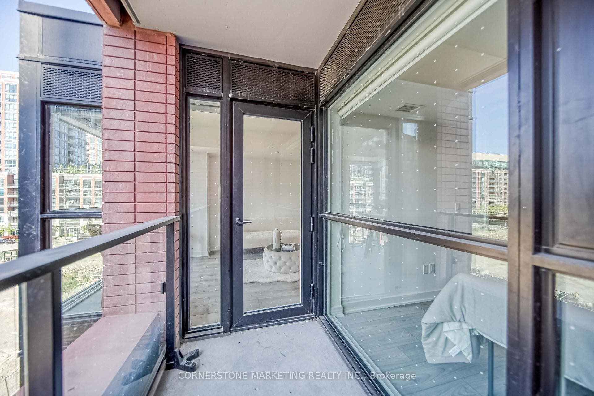 8 Tippett Road Unit 428 photo 32