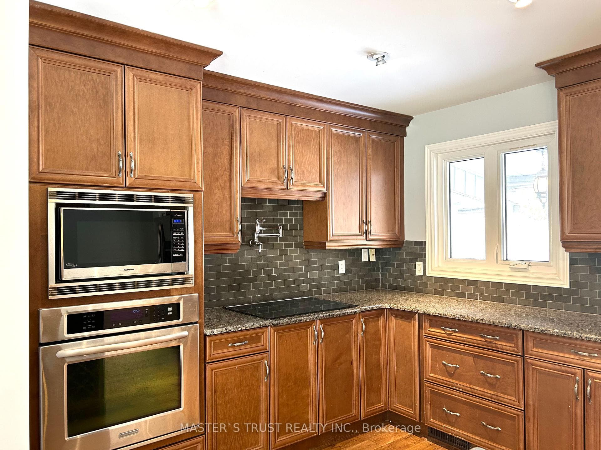 5183 Cherryhill Crescent photo 12