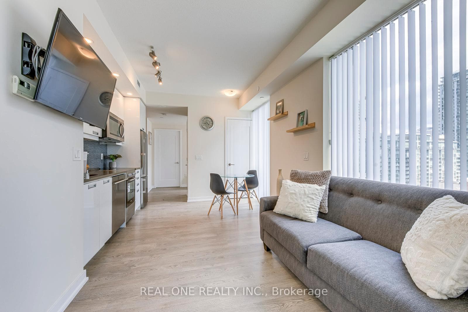 99 JOHN Street Unit 1001 photo 14