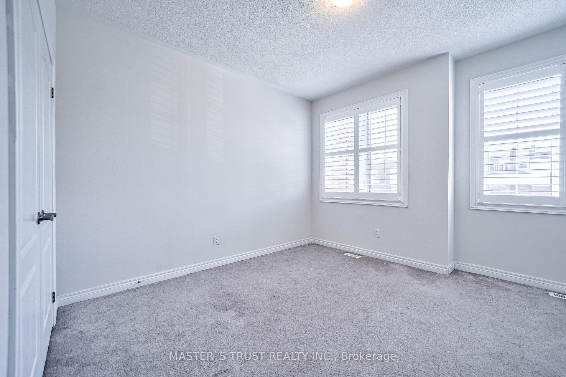 30 Luzon Avenue photo 23