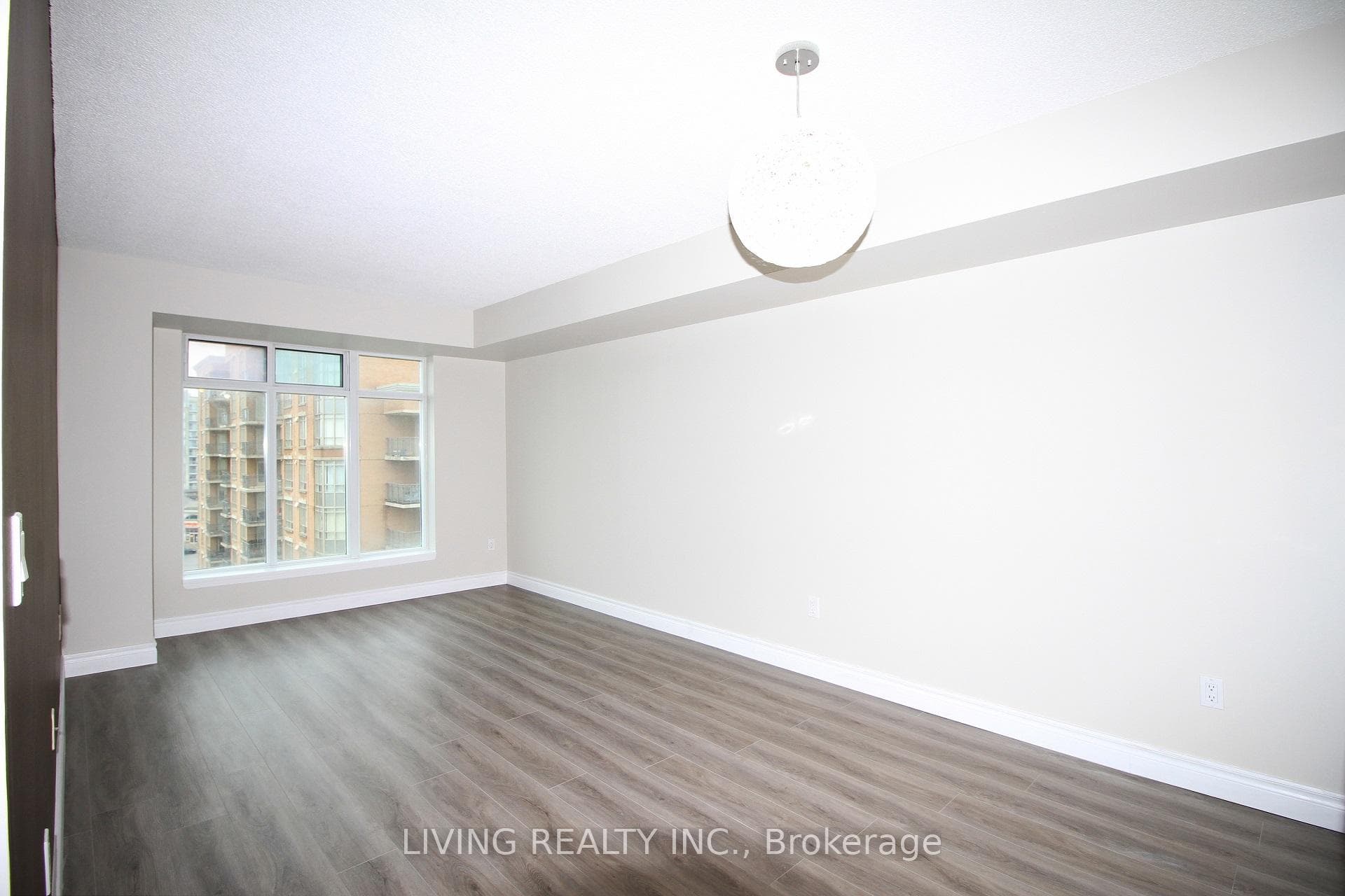 135 Pond Drive Unit 1009 photo 2