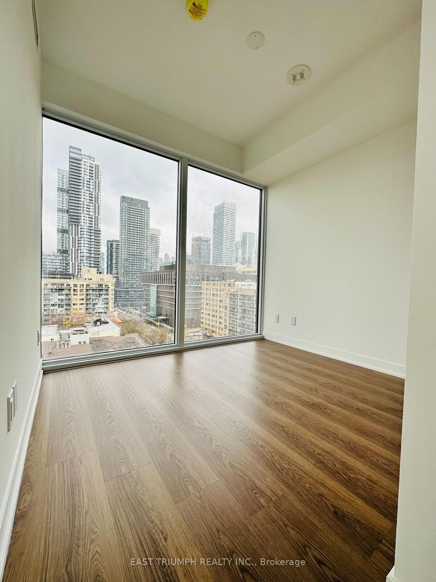 319 Javis Street Unit 912 photo 18
