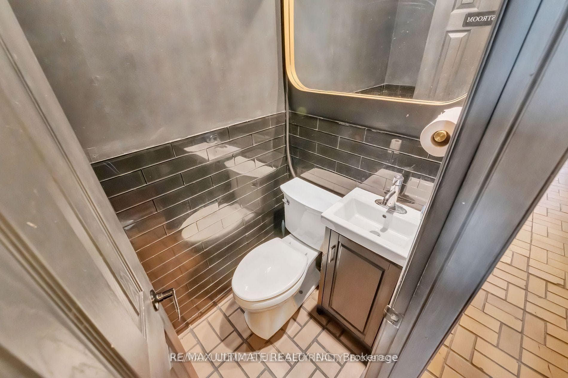 1108 St Clair Avenue photo 17