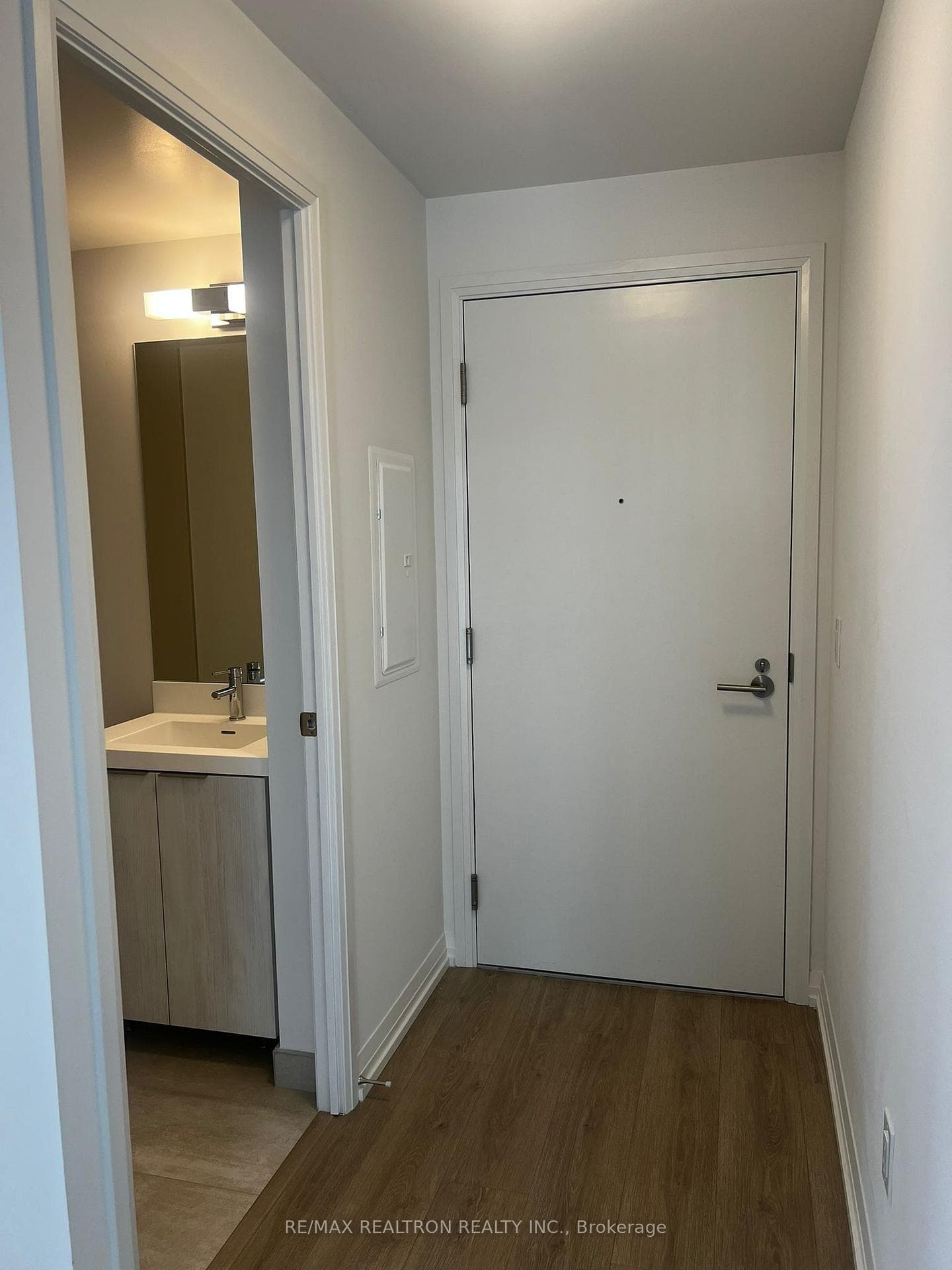 8 Widmer Street Unit 3112 photo 8