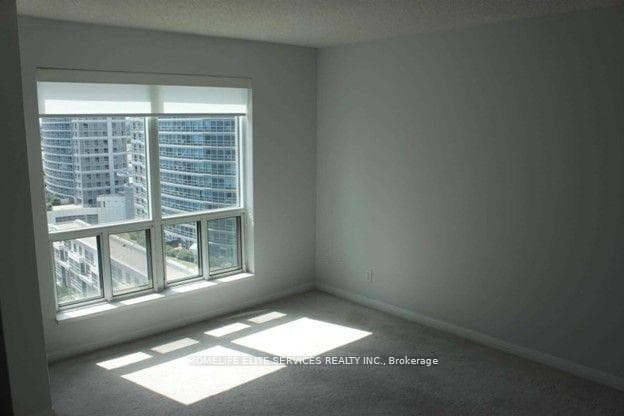 11 Lee Centre Drive Unit 1615 photo 1