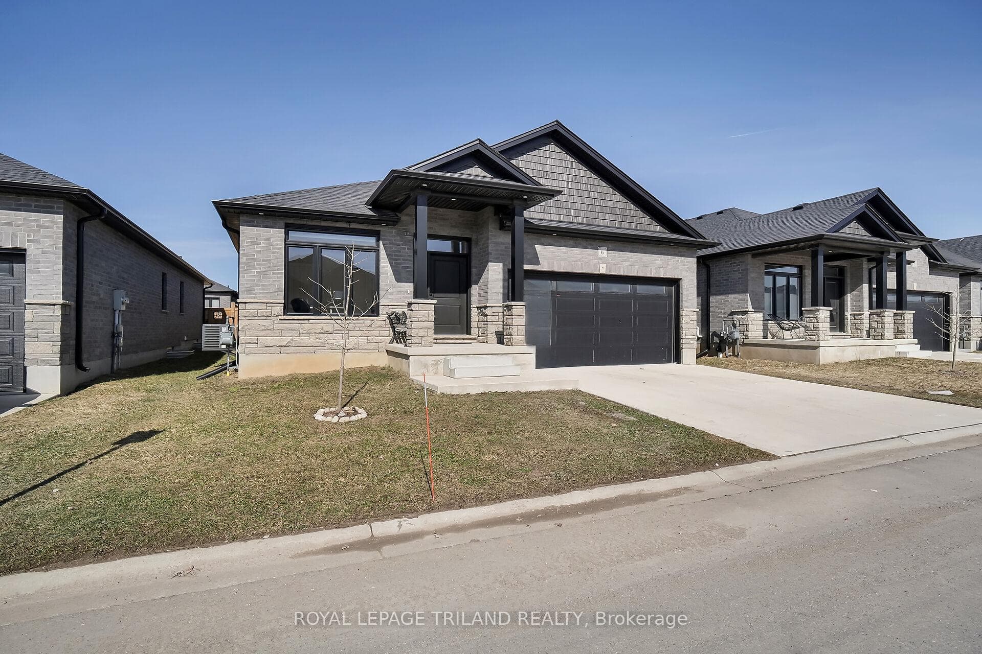 383 Daventry Way Unit 6 photo 2