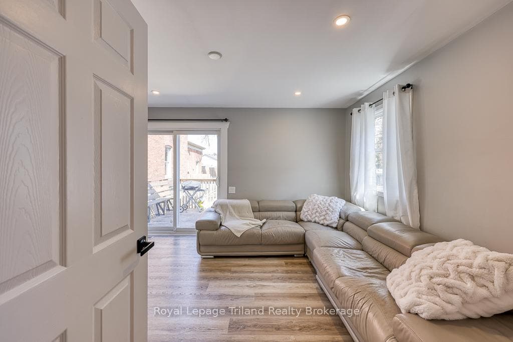 138 Thames Street photo 25