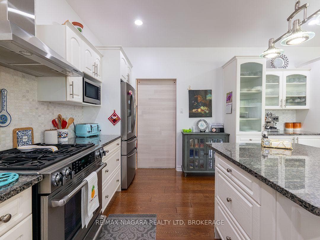 11004 Lakeshore Road photo 15