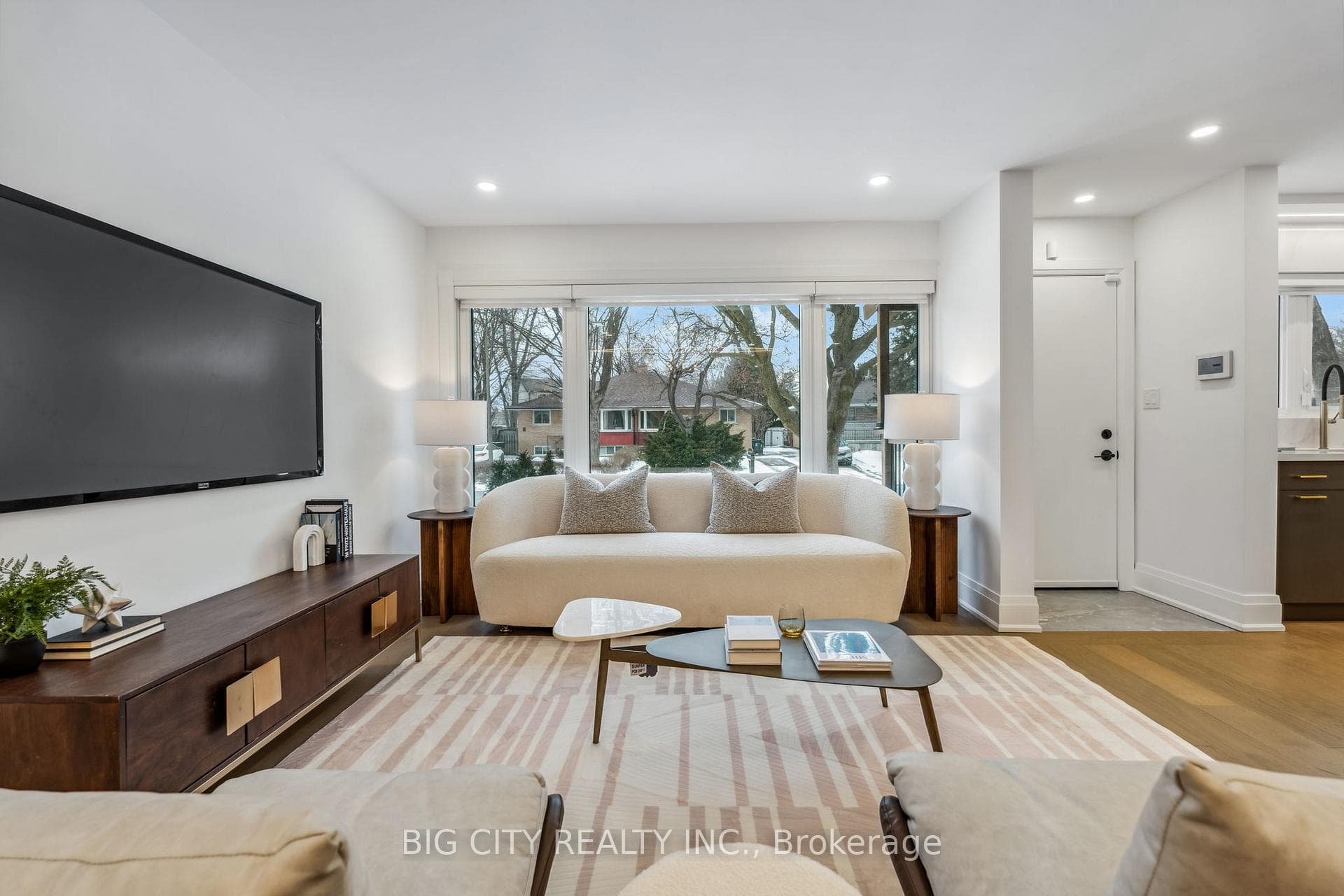 17 Pynford Crescent photo 5