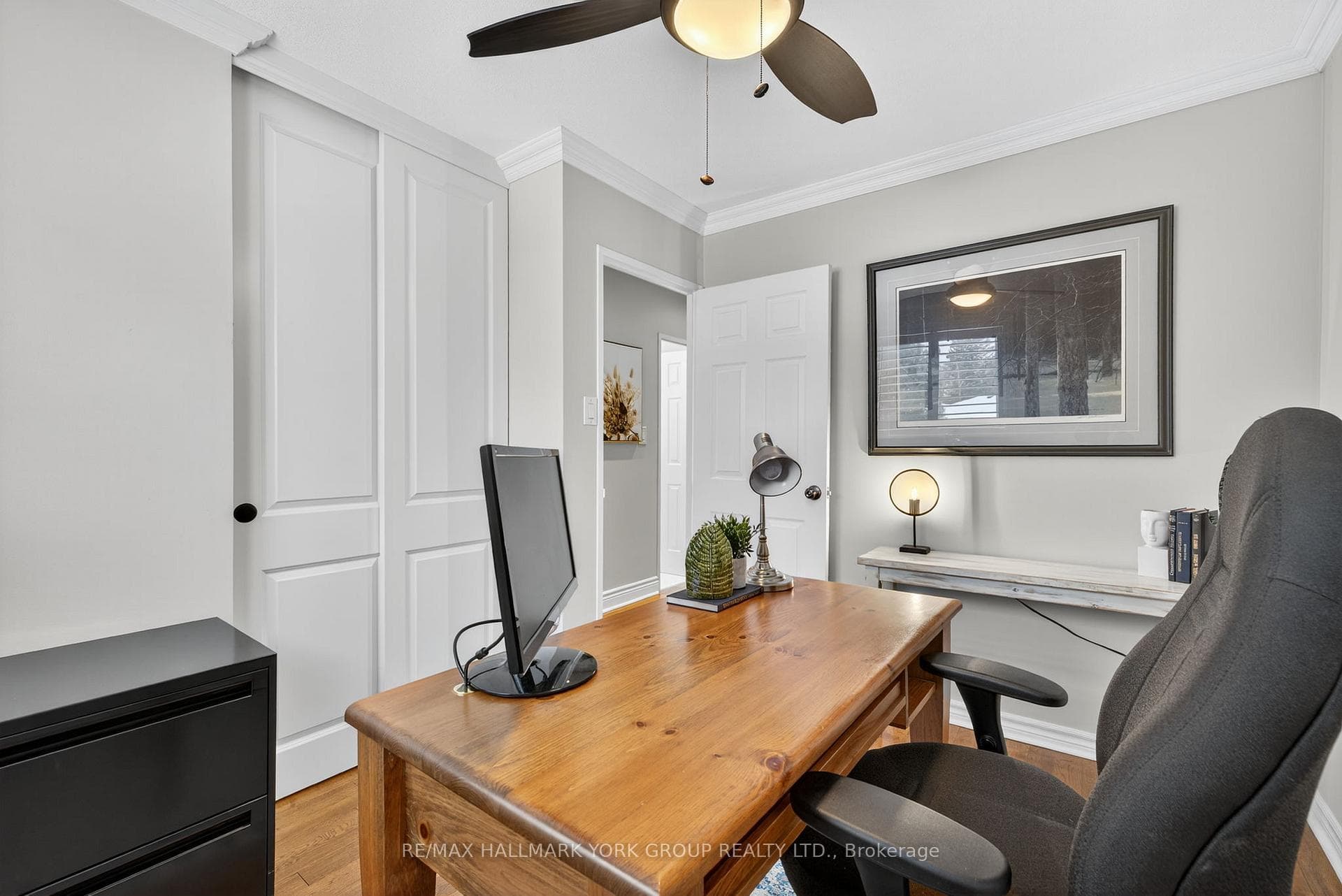 309 Oakwood Court photo 22