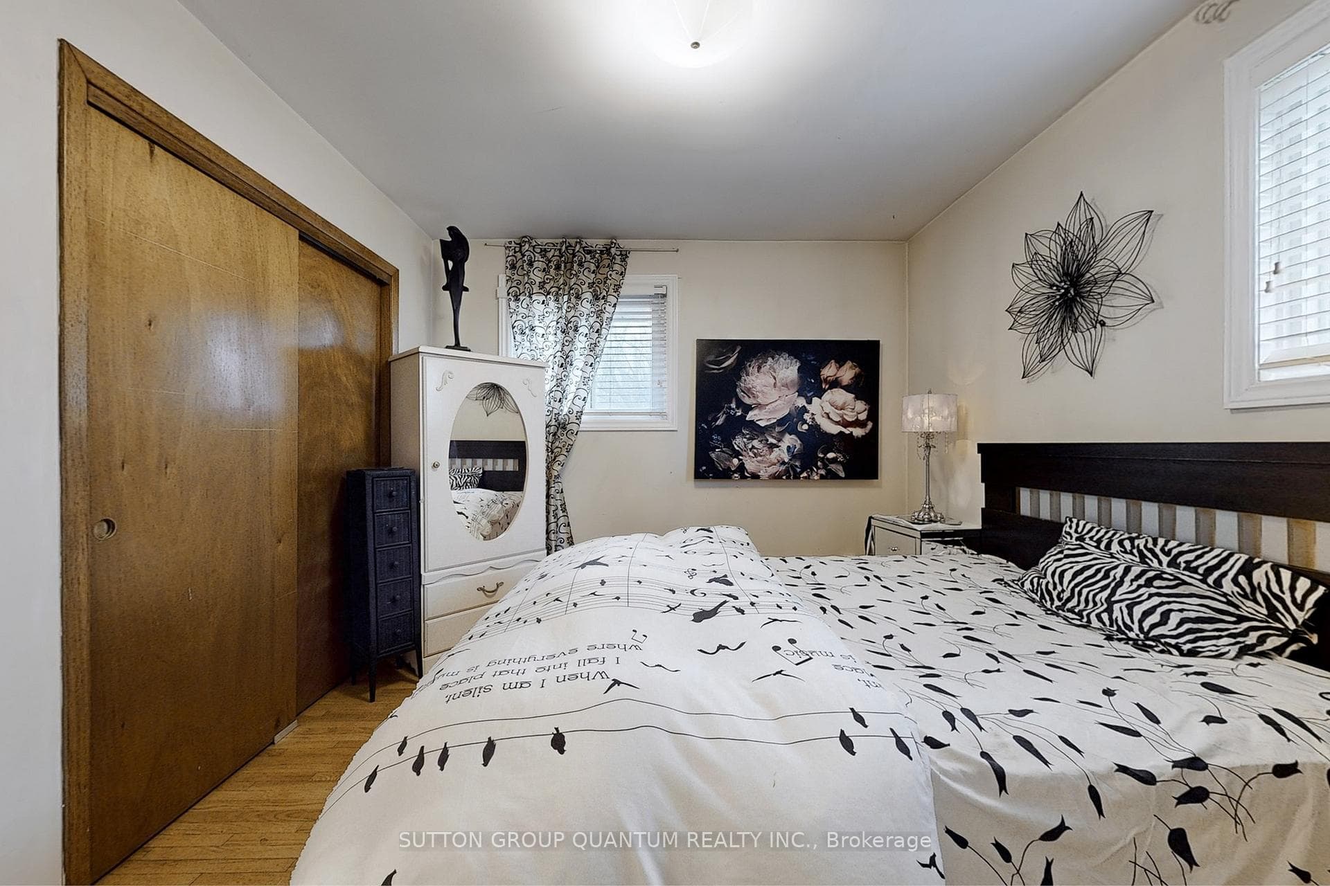 400 Maple Avenue photo 19