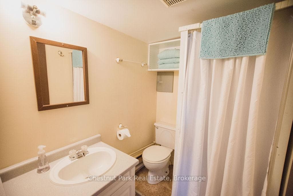 Suite Upstairs Main Lodge