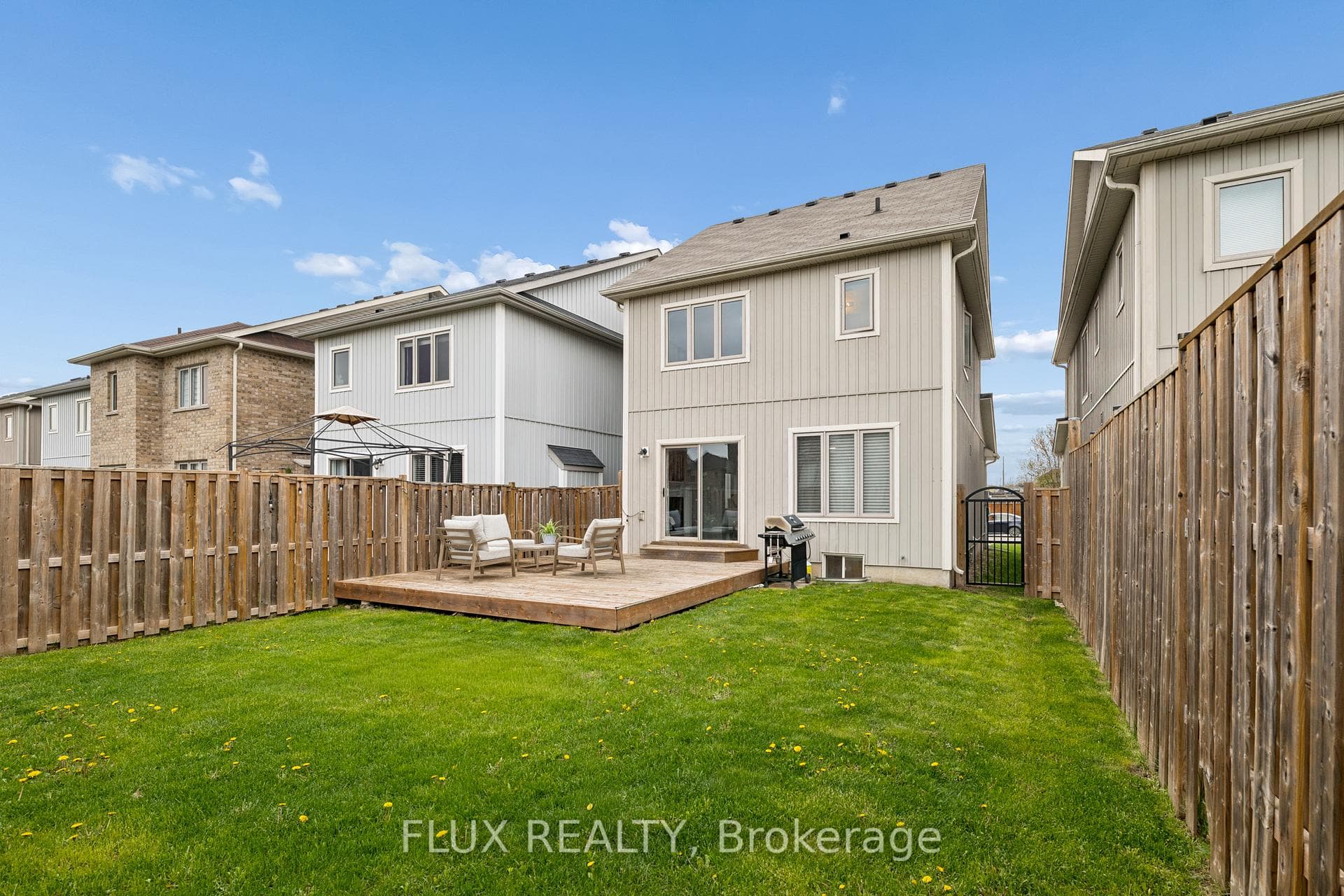 414 Thompson Street photo 35