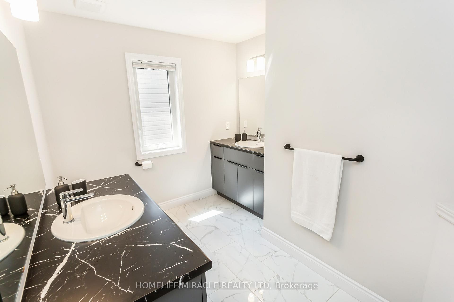 23 Tindall Crescent photo 24