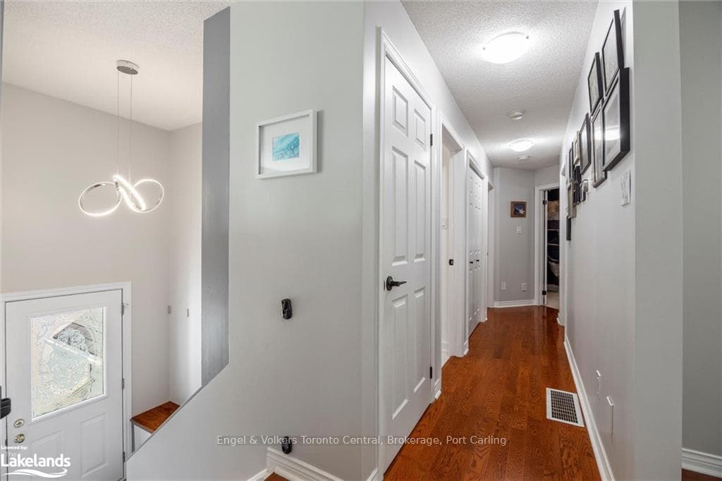 26 BIRD Lane photo 17
