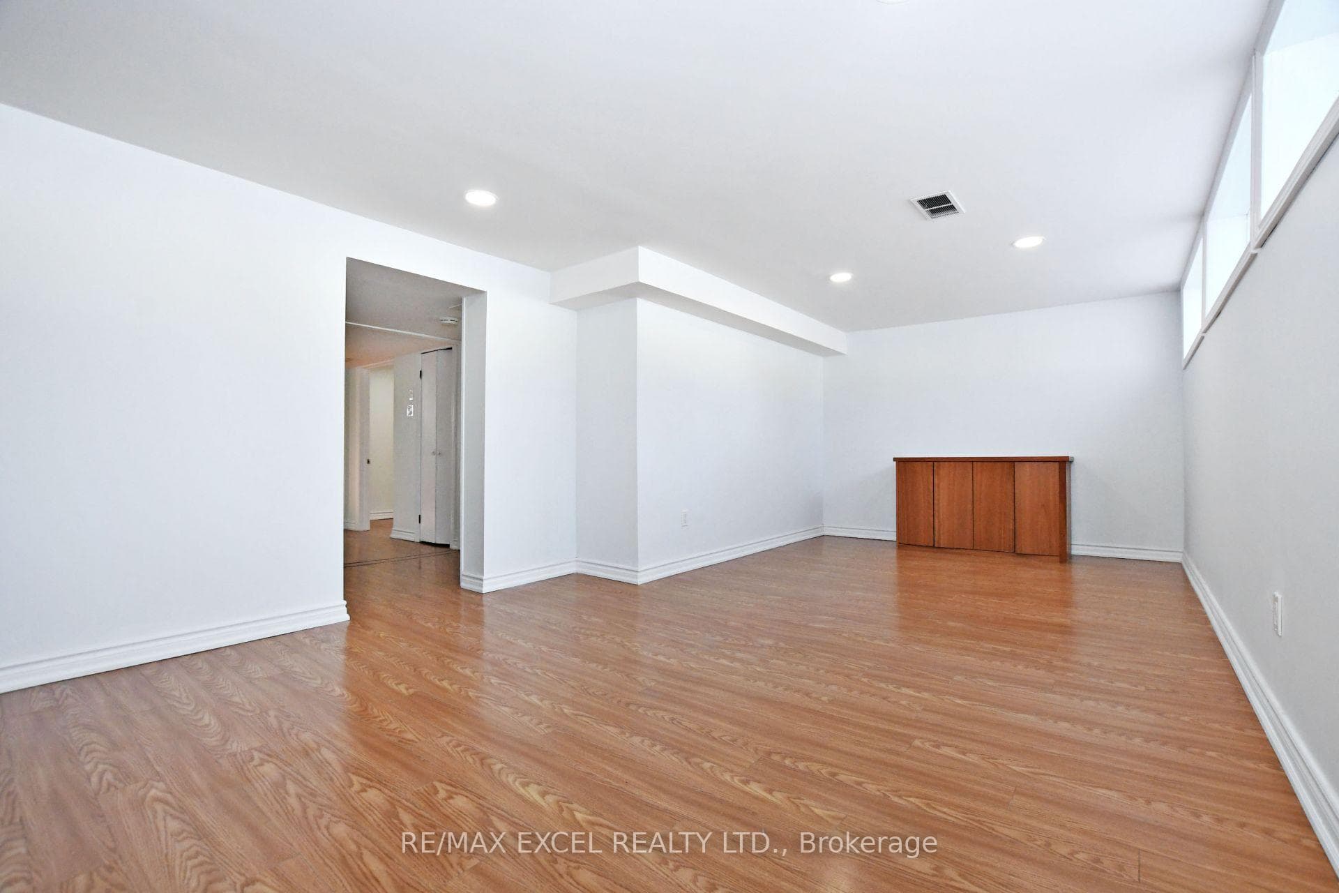 412 Balkan Road Unit Bsmt photo 10