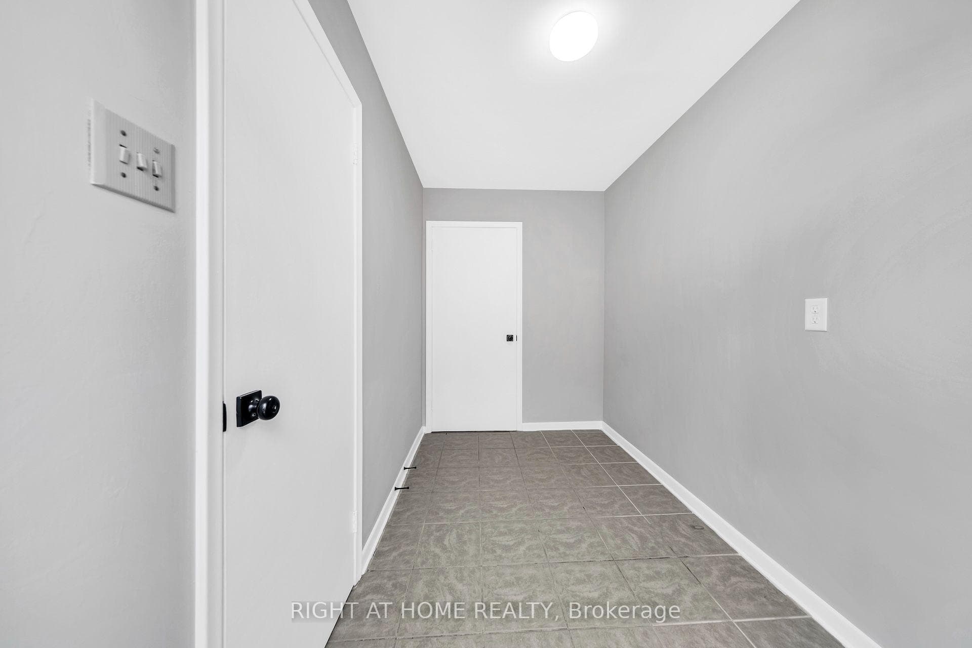 88 Peckham Avenue photo 28