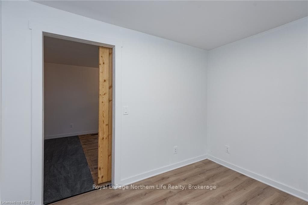 490 MAPLE Road photo 31