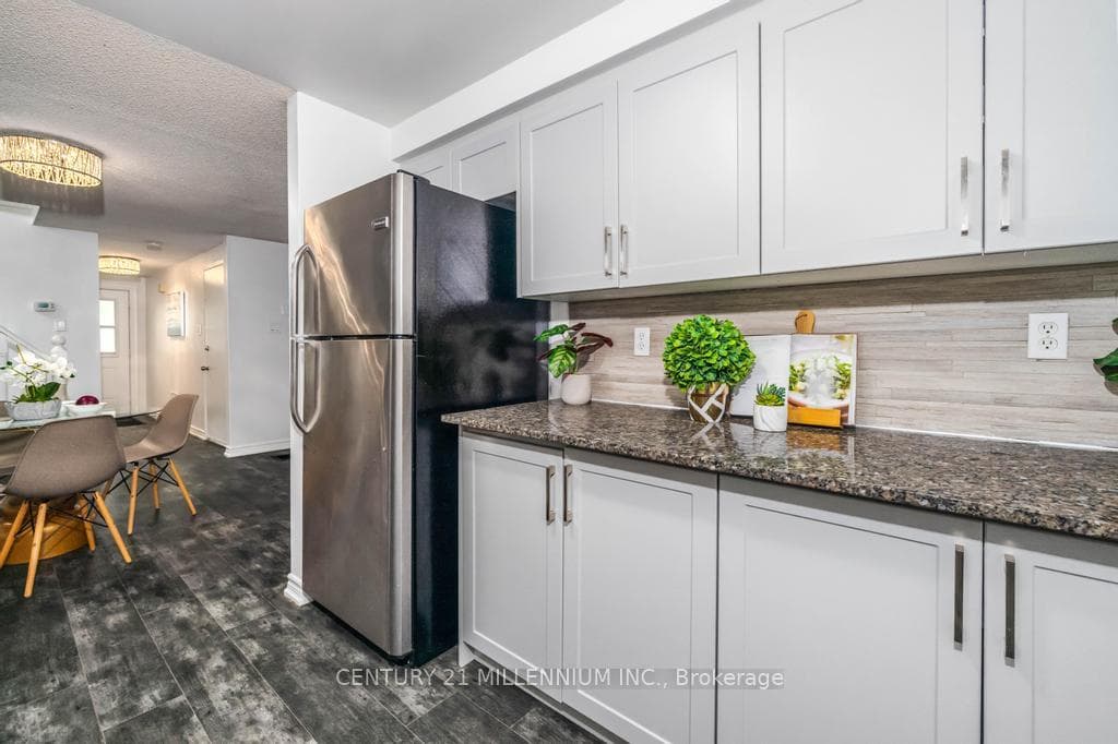 188 Hickling Trail photo 12