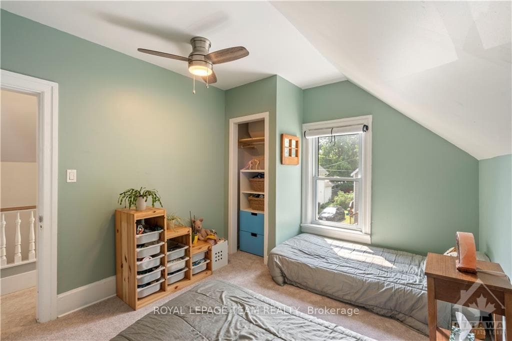 488 CLARENCE Street photo 21