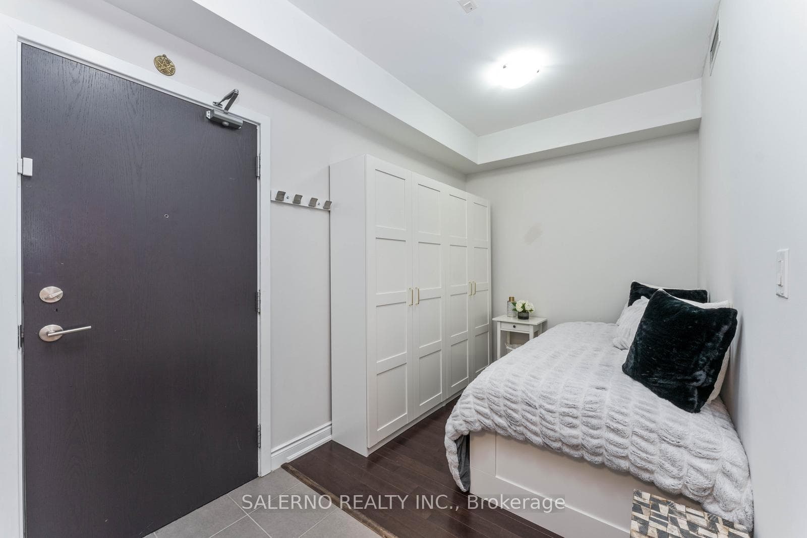 281 Woodbridge Avenue Unit 405 photo 8