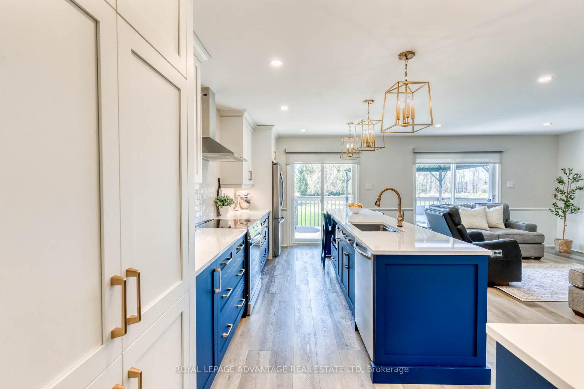 Kitchen Entry ...
