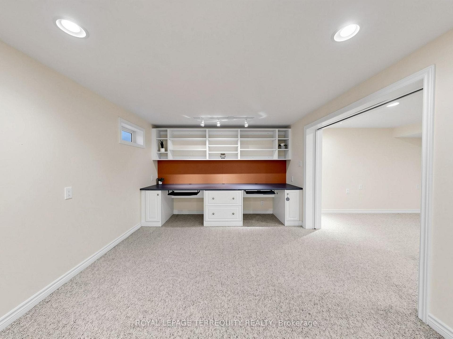 19 Johnson Crescent photo 40