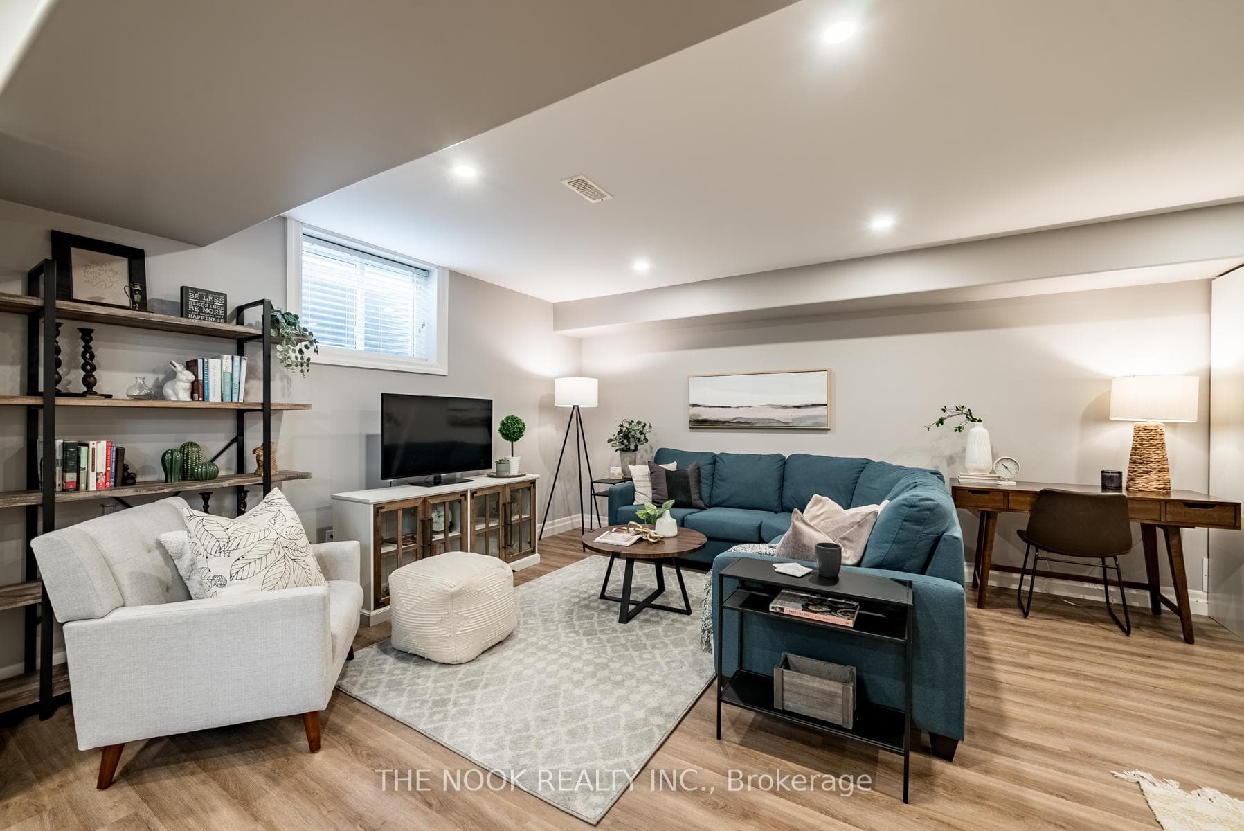 103 Adelaide Street photo 27