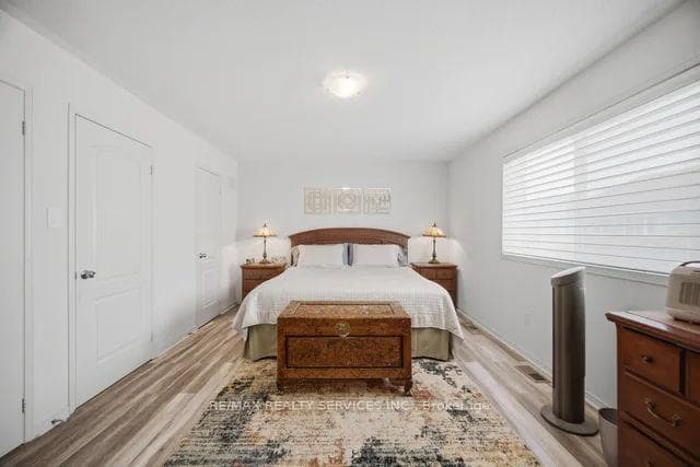 19 Thornbush Boulevard photo 23