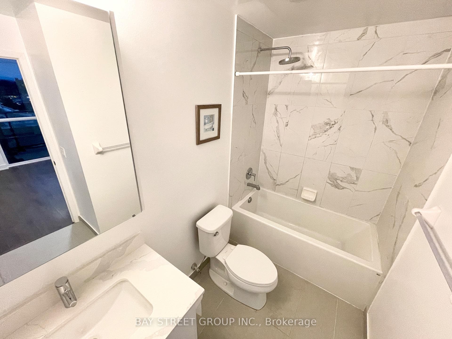 75 Oneida Crescent Unit 703 photo 6